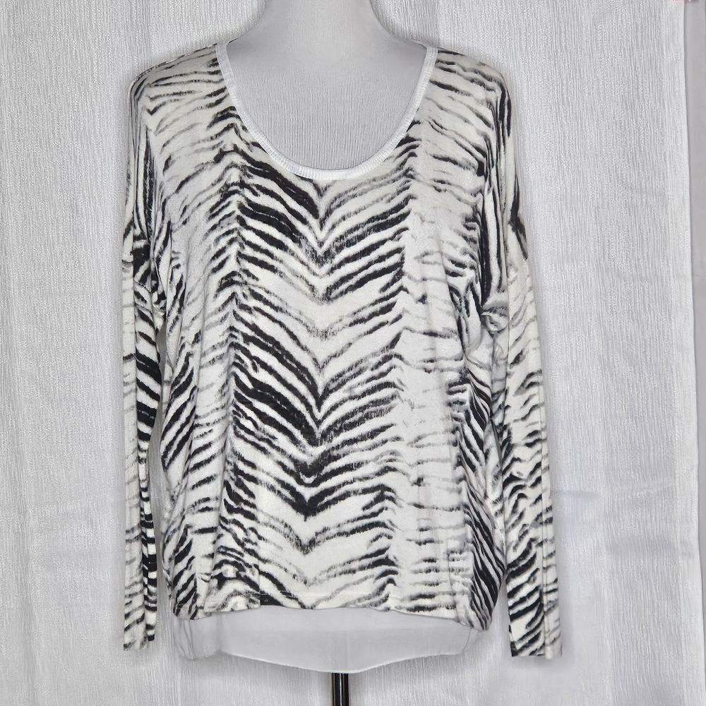 M made in Italy Zebra Print Attached Sleeveless Undershirt Wool Blend Sweater